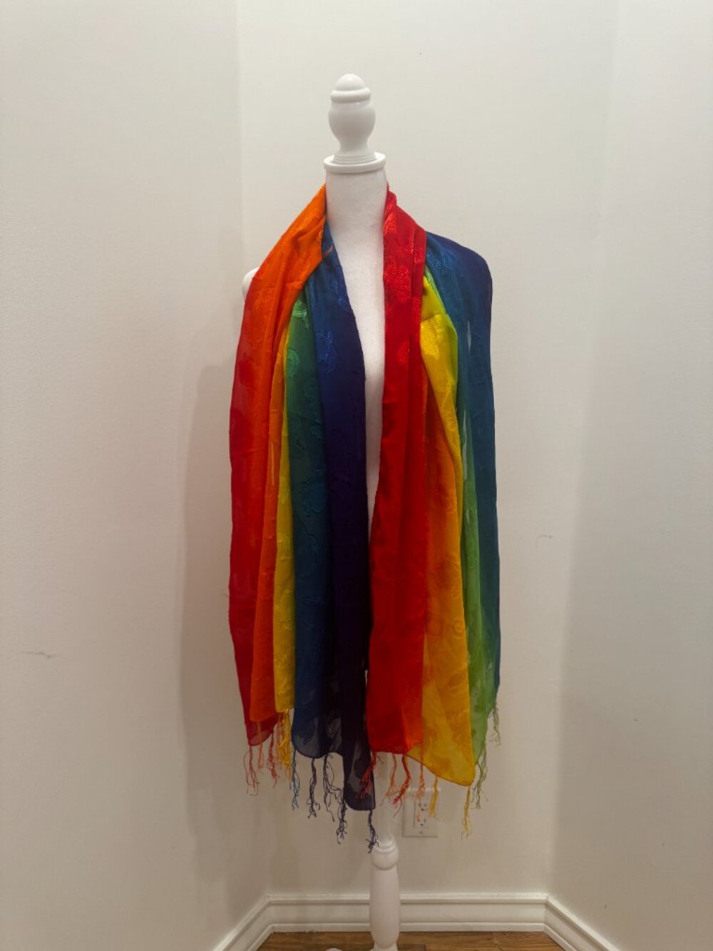 Kaila Rainbow Ombré Scarf Shawl Sea Life Turtle Seahorse Fringe EUC - Picture 3 of 15